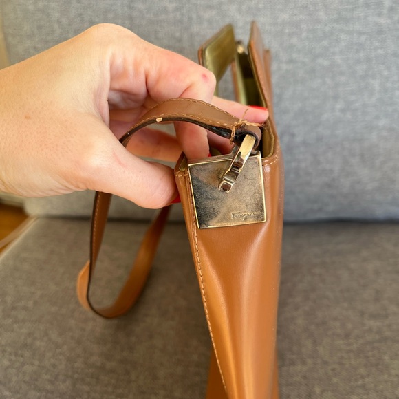 Vintage Camel Brown Salvatore Ferragamo Handbag - Picture 5 of 13